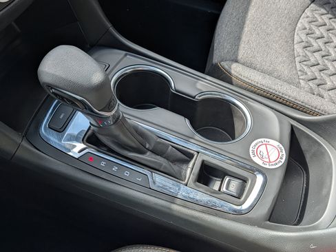 Used 2024 Chevrolet Equinox LT image 18