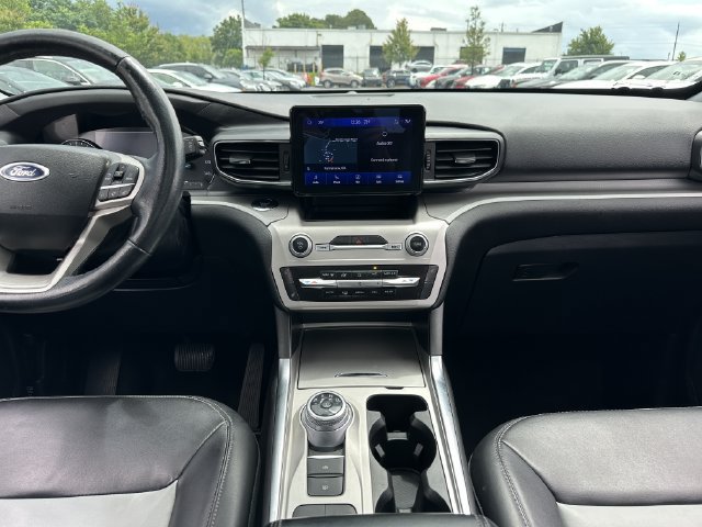 Used 2022 Ford Explorer XLT w/ Equipment Group 202A RWD image 15