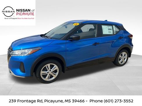 New 2025 Nissan Kicks Play S image 1