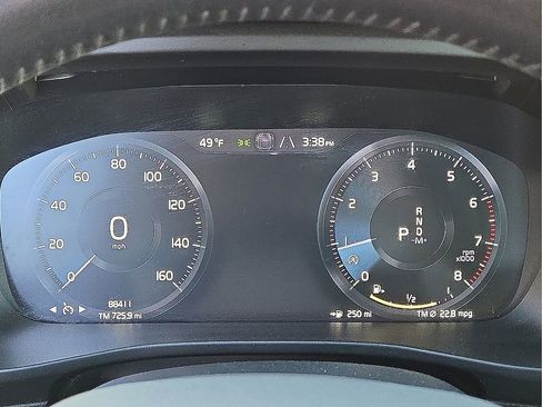 Certified 2021 Volvo XC40 T5 Momentum w/ Premium Package image 22