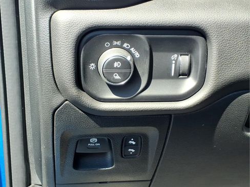 Used 2025 RAM 1500 Big Horn AWD/4WD image 13