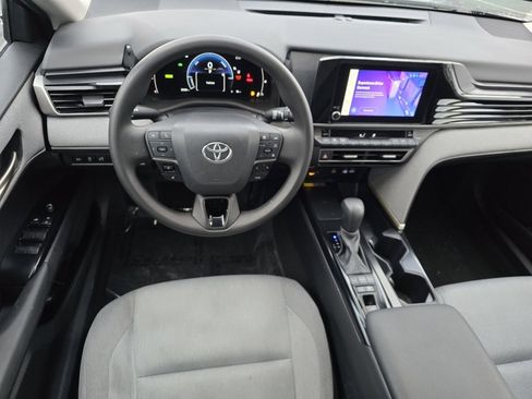 Used 2025 Toyota Camry LE image 25