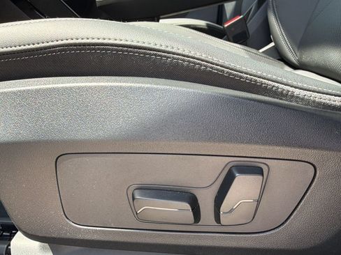 Used 2025 BMW X1 xDrive28i AWD/4WD image 14