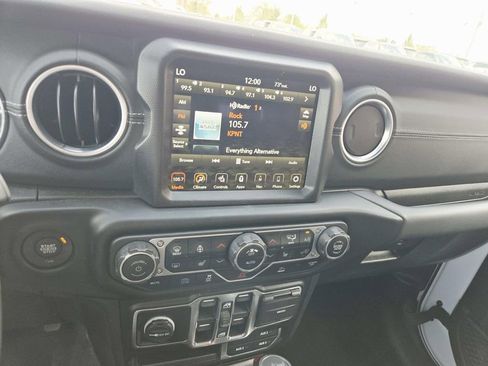 Used 2023 Jeep Wrangler Unlimited Sahara w/ Cold Weather Group image 30