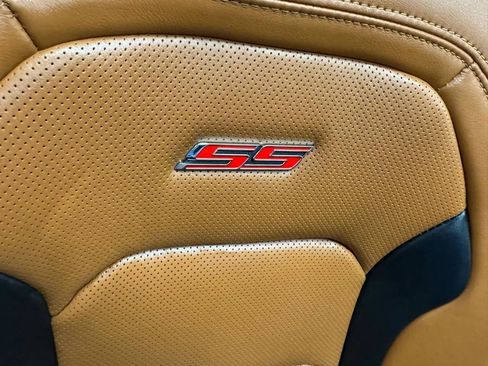 Used 2017 Chevrolet Camaro SS RWD image 18