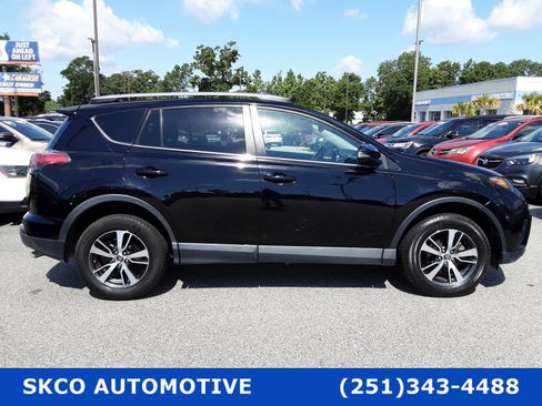 Used 2018 Toyota RAV4 Adventure image 6