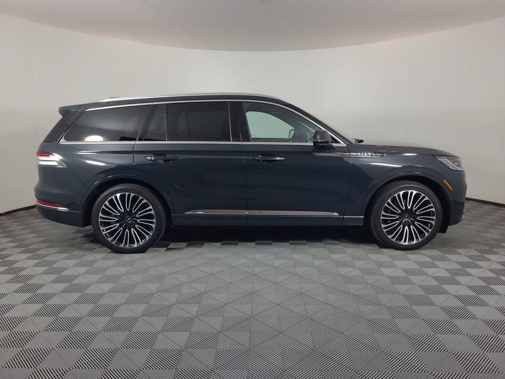 Used 2025 Lincoln Aviator Black Label AWD/4WD image 2