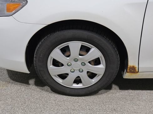 Used 2011 Toyota Camry LE w/ Fleet Convenience Pkg FWD image 8