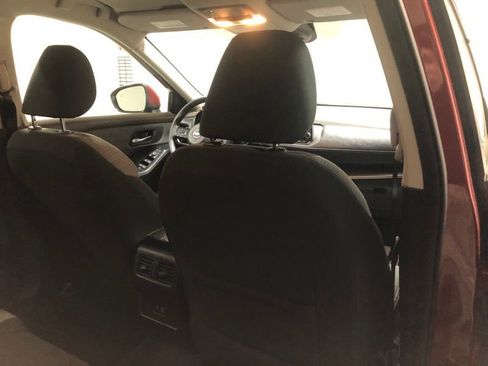 Used 2023 Nissan Rogue SV image 11