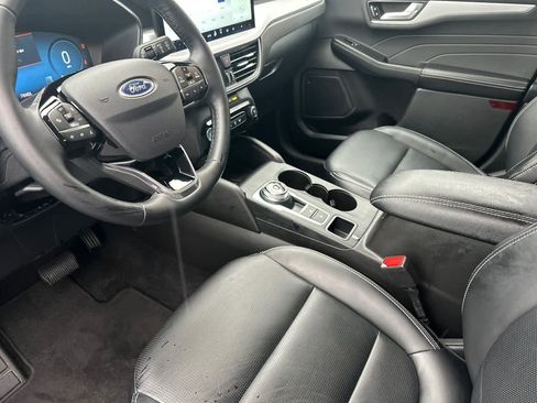Certified 2025 Ford Escape Platinum image 11