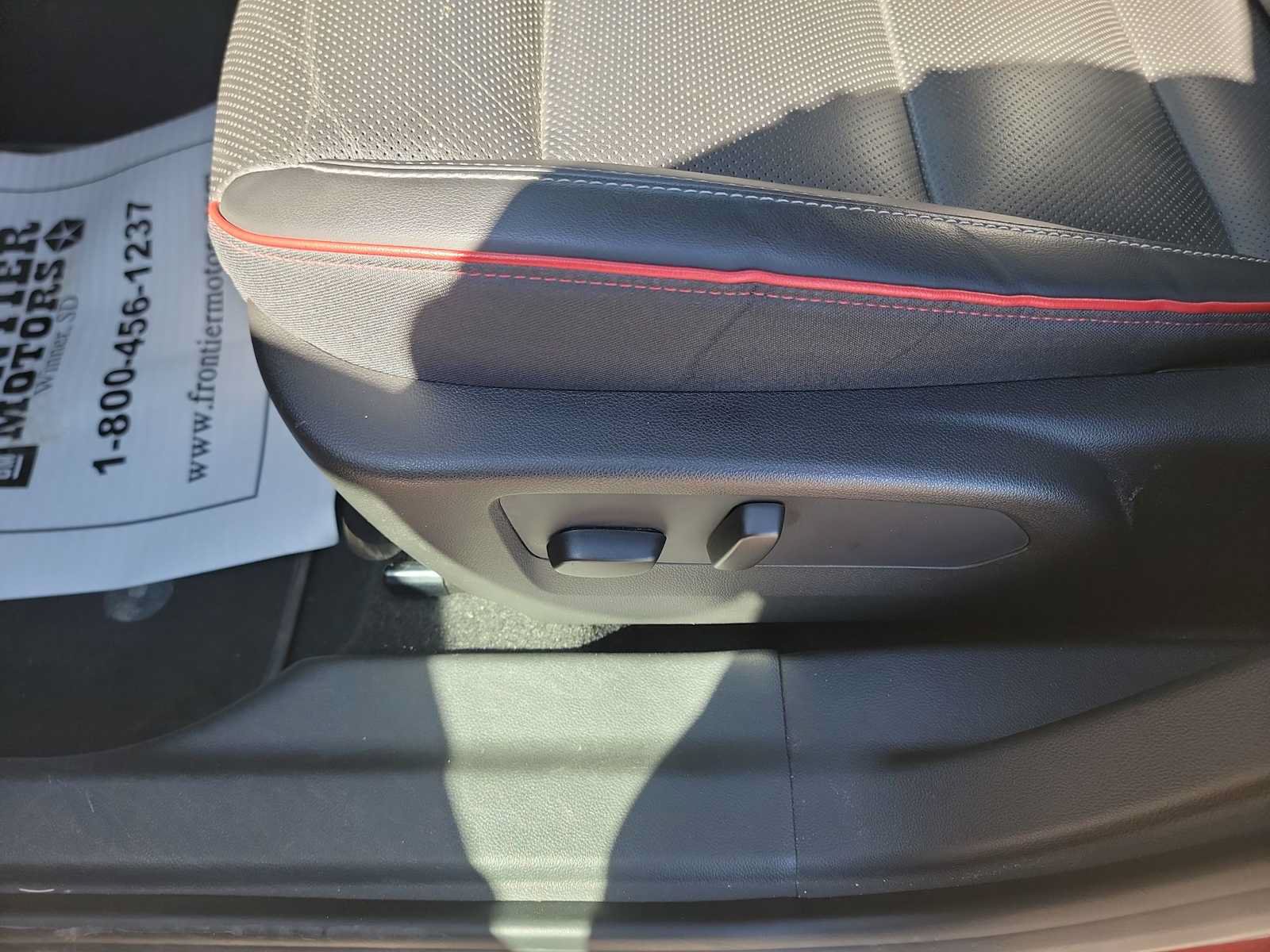 Used 2023 Buick Envision Essence w/ Sport Touring Package AWD/4WD image 12