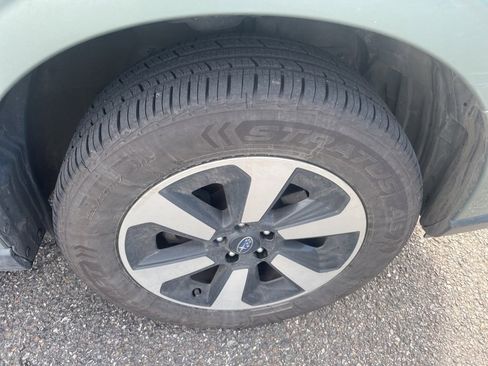 Used 2017 Subaru Forester 2.5i Premium w/ All-Weather Package image 11