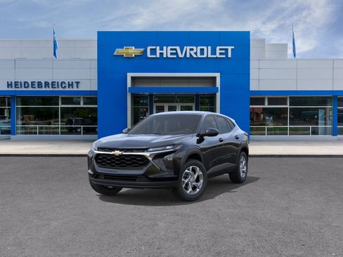 New 2026 Chevrolet Trax LS w/ LS Convenience Package FWD image 32