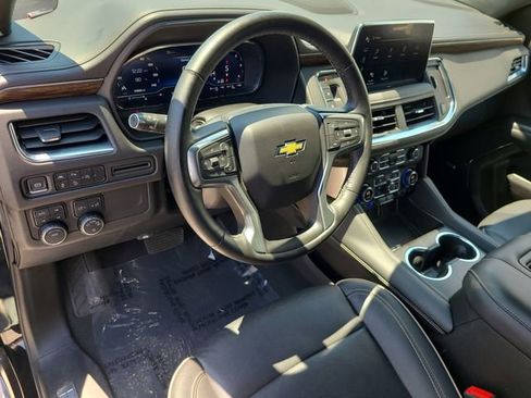 Used 2024 Chevrolet Suburban Premier AWD/4WD image 21
