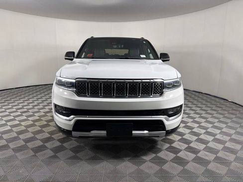 Used 2023 Jeep Grand Wagoneer Series III AWD/4WD image 11
