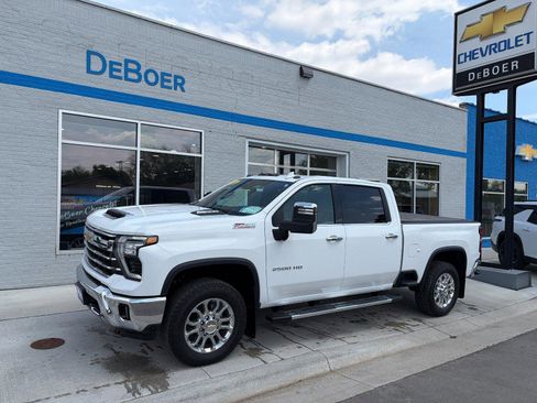 Used 2025 Chevrolet Silverado 2500 LTZ w/ LTZ Premium Package AWD/4WD image 1