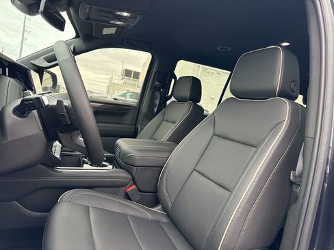 New 2025 GMC Yukon Elevation image 21