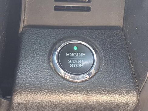 Used 2018 Ford F150 Platinum w/ Equipment Group 701A Luxury AWD/4WD image 9