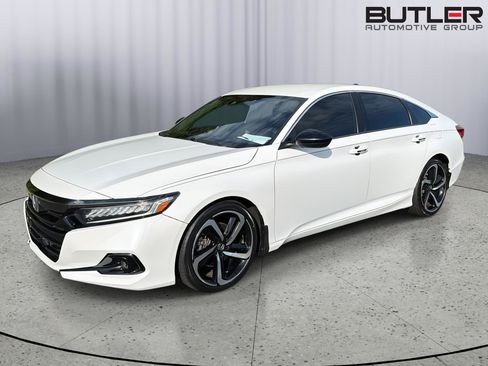 Used 2022 Honda Accord Sport image 2