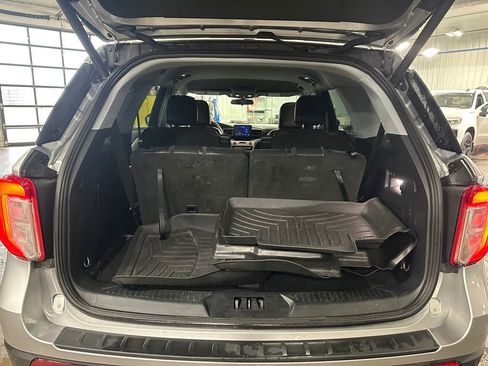 Used 2023 Ford Explorer XLT w/ Equipment Group 202A AWD/4WD image 28