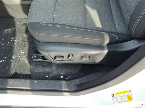 Used 2025 GMC Acadia Elevation image 18