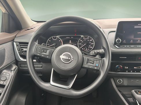 Used 2023 Nissan Rogue SV AWD/4WD image 9