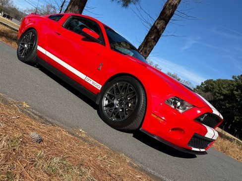 Used 2012 Ford Mustang Shelby GT500 w/ SVT Performance Pkg image 29