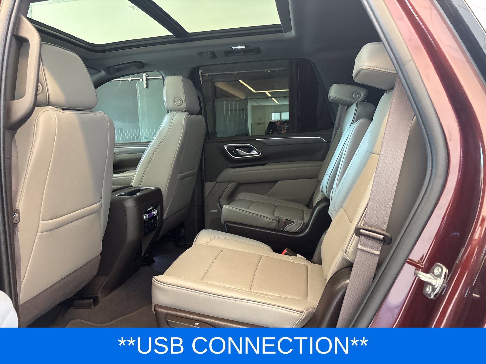 Used 2022 GMC Yukon SLT w/ SLT Premium Package AWD/4WD image 13