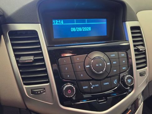Used 2014 Chevrolet Cruze LS FWD image 20