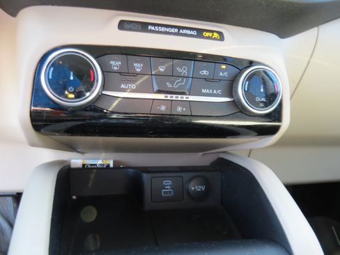 Used 2022 Ford Escape SE AWD/4WD image 17