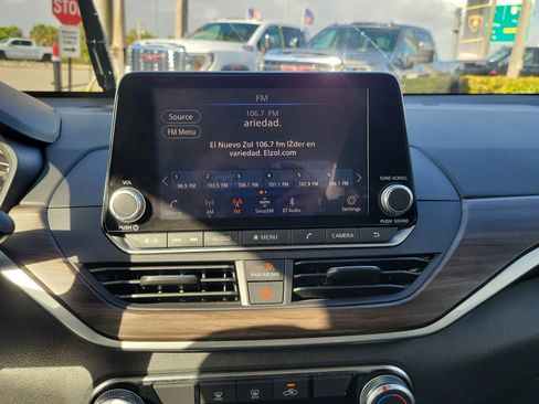 Used 2025 Nissan Altima 2.5 SV FWD image 20