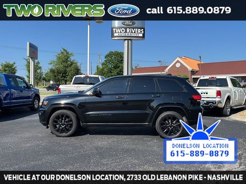 Used 2018 Jeep Grand Cherokee Altitude AWD/4WD image 44
