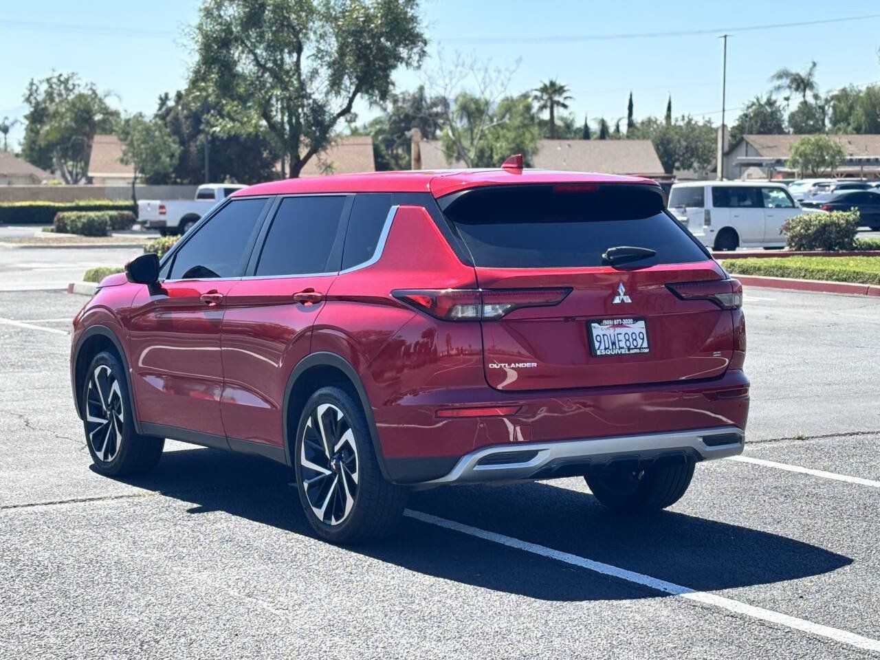 Used 2023 Mitsubishi Outlander SE FWD image 5