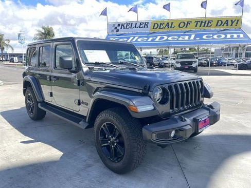 Used 2021 Jeep Wrangler Unlimited Sahara AWD/4WD image 2