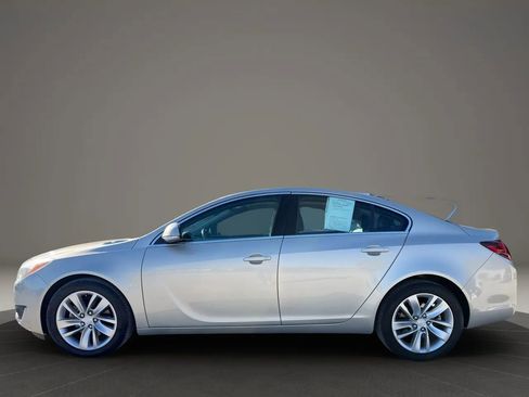 Used 2016 Buick Regal image 2