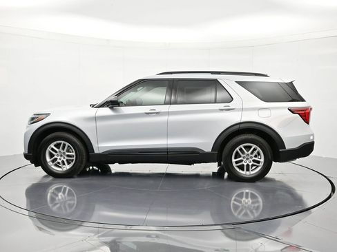 New 2026 Ford Explorer Active RWD image 8