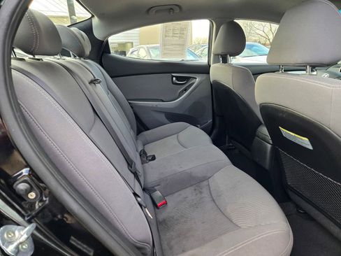 Used 2015 Hyundai Elantra SE image 13