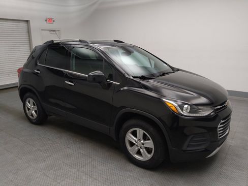 Used 2020 Chevrolet Trax LT w/ LT Convenience Package AWD/4WD image 11