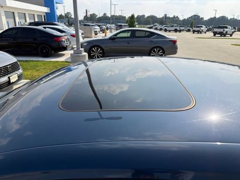 Used 2025 Honda Civic Sport image 11