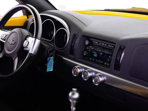 Used 2006 Chevrolet SSR w/ Preferred Equipment Group RWD image 69