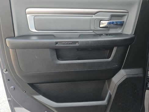 Used 2021 RAM 1500 Classic SLT AWD/4WD image 13