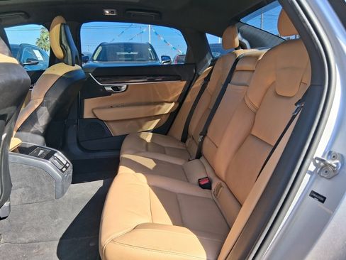 Used 2018 Volvo S90 T5 Momentum w/ Convenience Package image 12