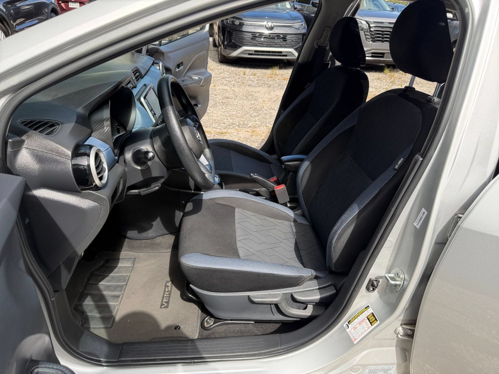 Used 2025 Nissan Versa SV FWD image 25