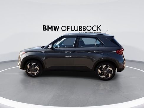 Used 2025 Hyundai Venue SEL FWD image 6