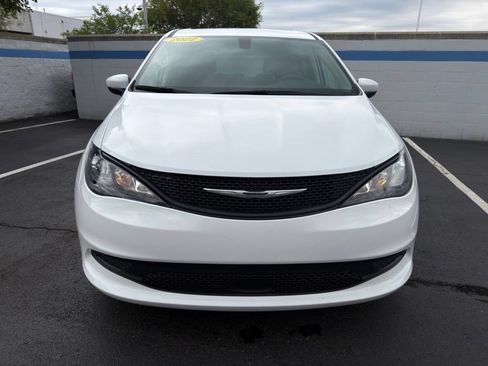 Used 2022 Chrysler Voyager LX FWD image 8