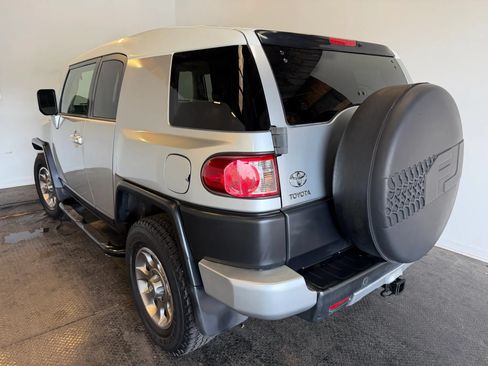Used 2007 Toyota FJ Cruiser 4WD image 5