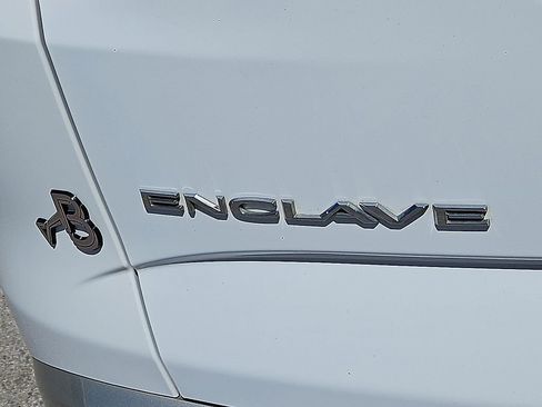 Used 2020 Buick Enclave Essence FWD image 14