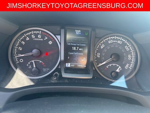 Used 2022 Toyota Tacoma TRD Sport image 16