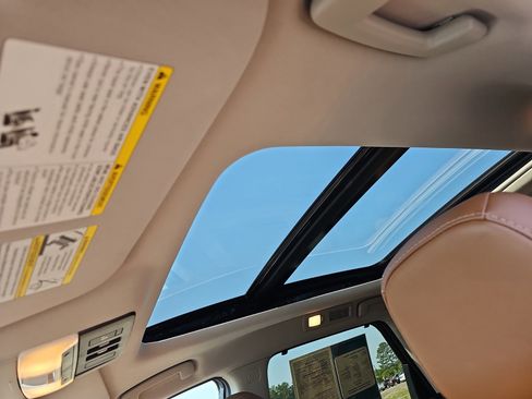 Used 2023 Nissan Pathfinder Platinum AWD/4WD image 32