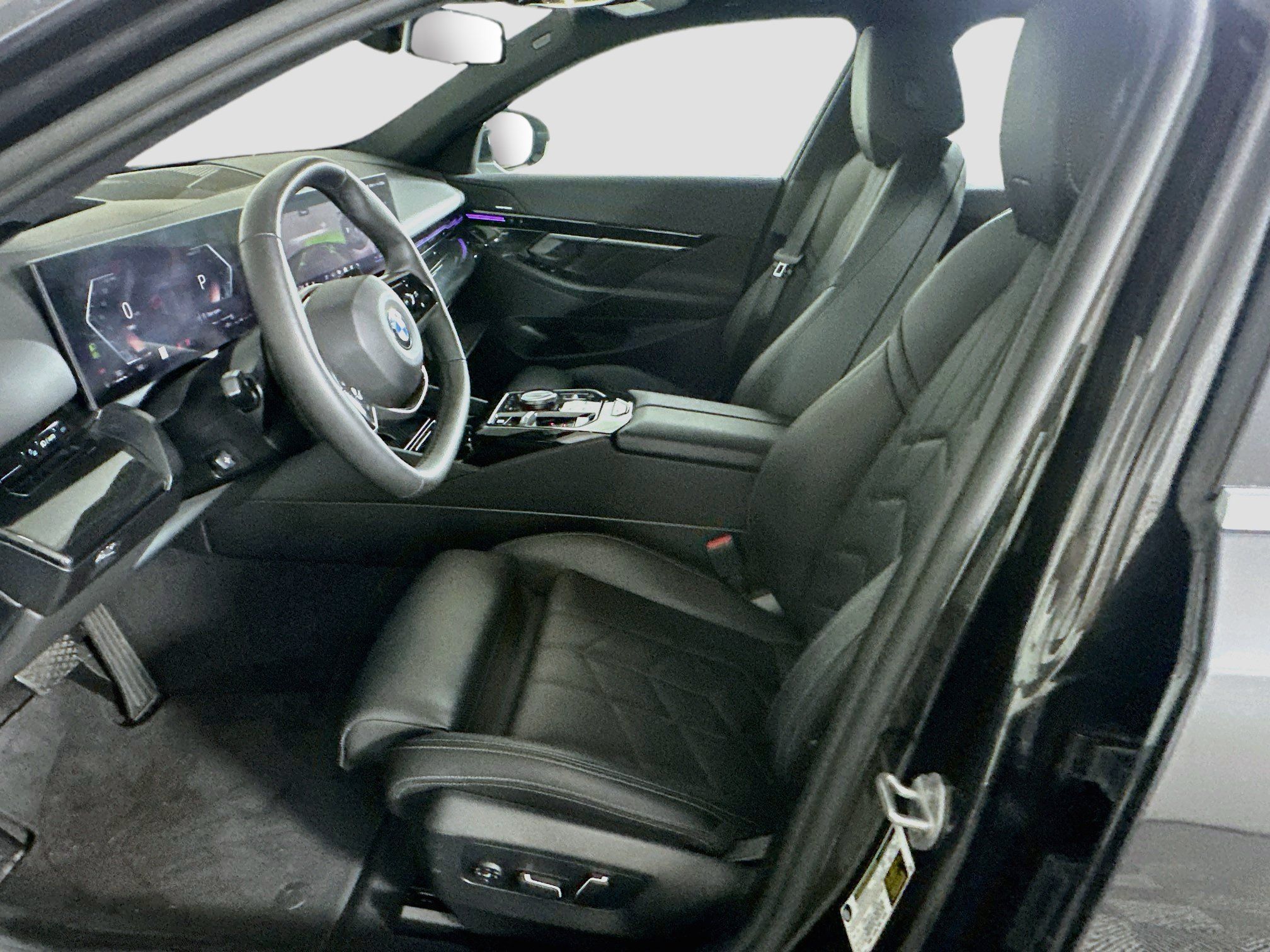 Used 2026 BMW 530i RWD image 13
